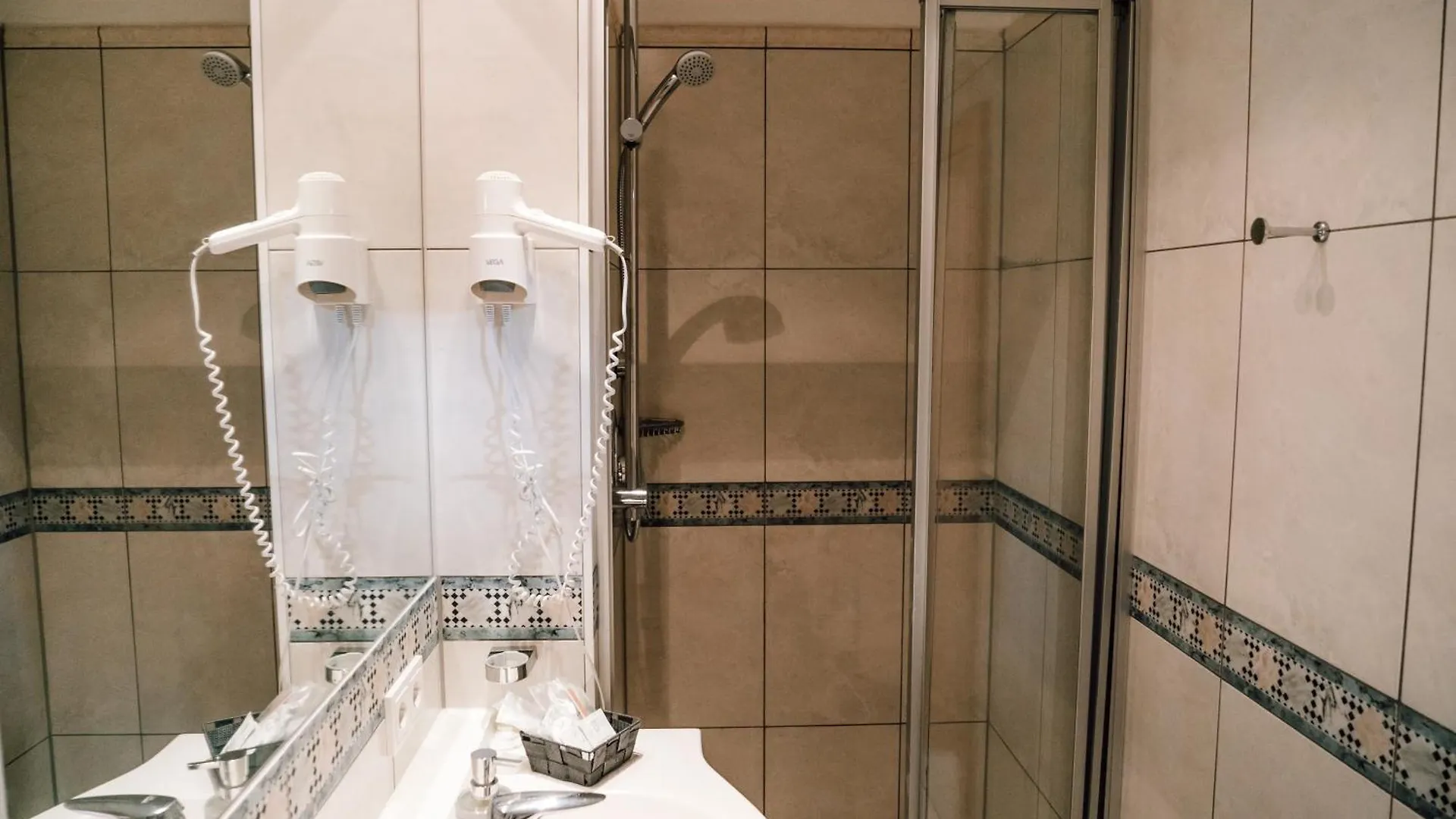 Bischofshof Braustuben Hotel Regensburg 3*,